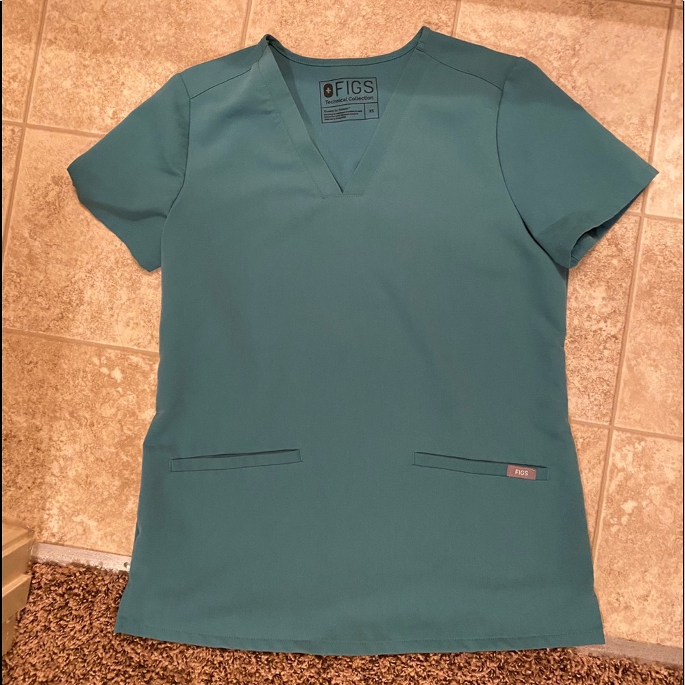 XS Marine Casma Figs Scrub Top